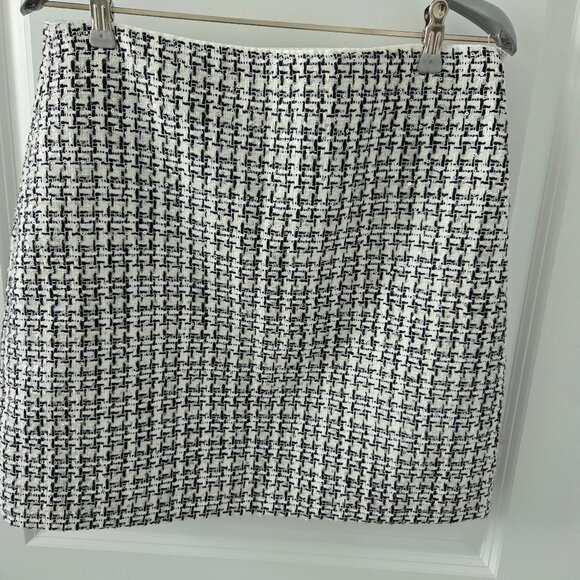 Loft Skirt 6 - Picture 2 of 8